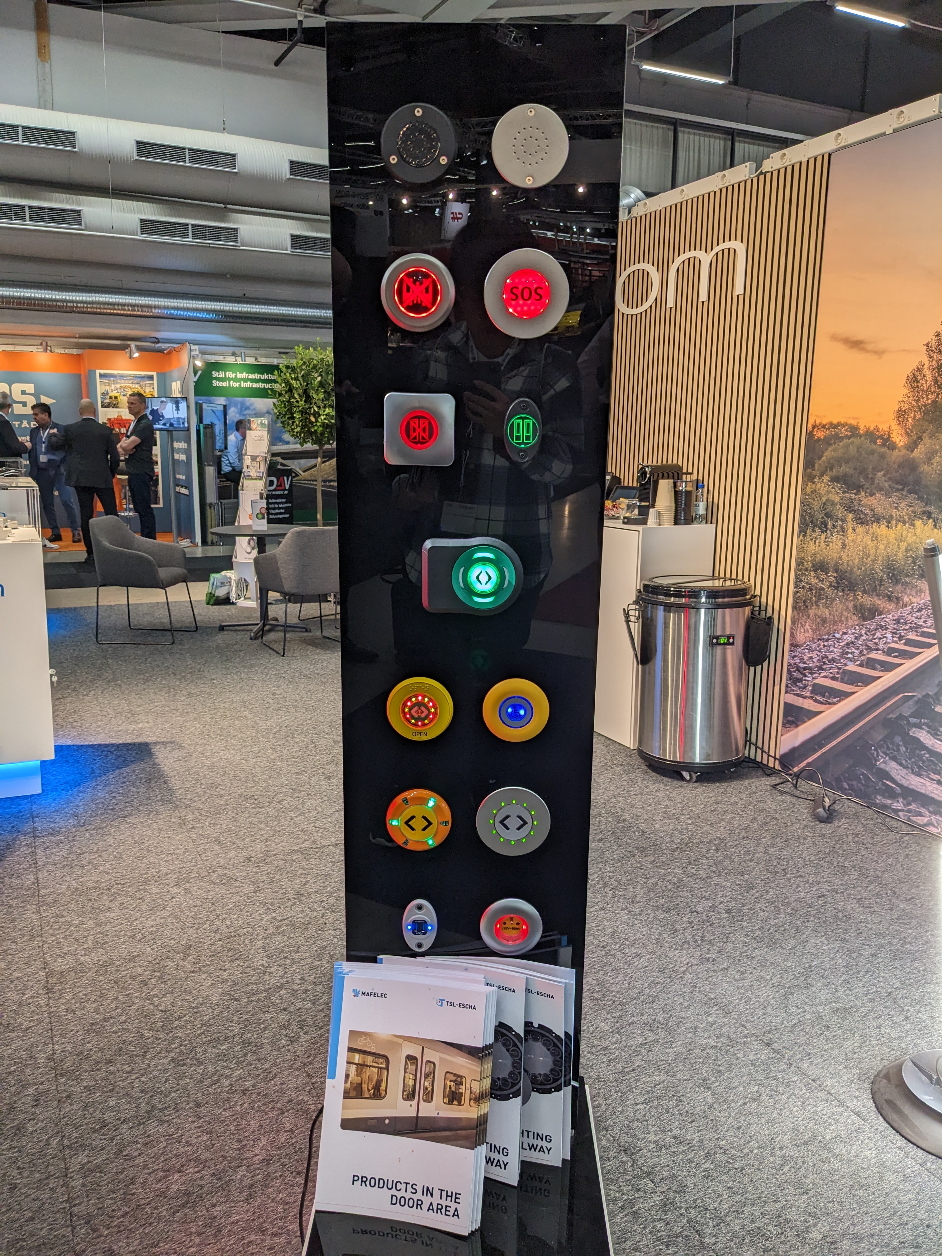 Trackside Intelligence Meets Standardized Access - Alvin Li
